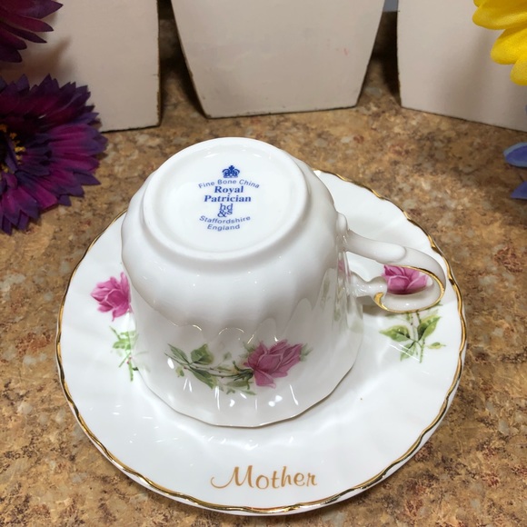 Rare Royal Patrician “Mother” Rose Tea Cup & Saucer Lined In 18 Karat Gold - Picture 6 of 10